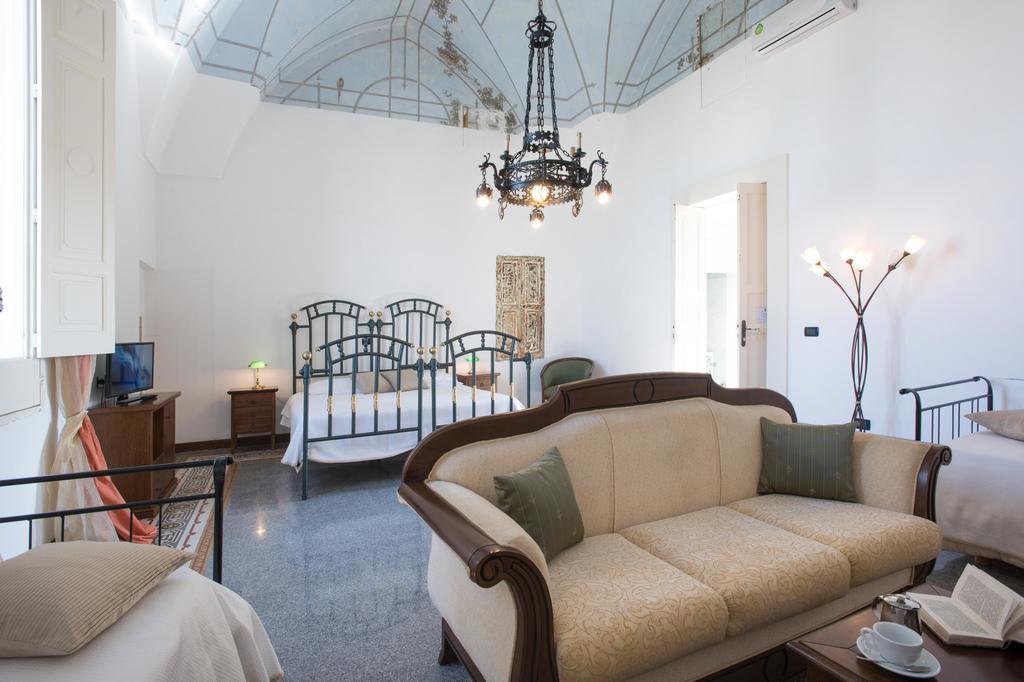 Palazzo Scarciglia - Dimora D'Epoca Acomodação com café da manhã Minervino di Lecce Quarto foto