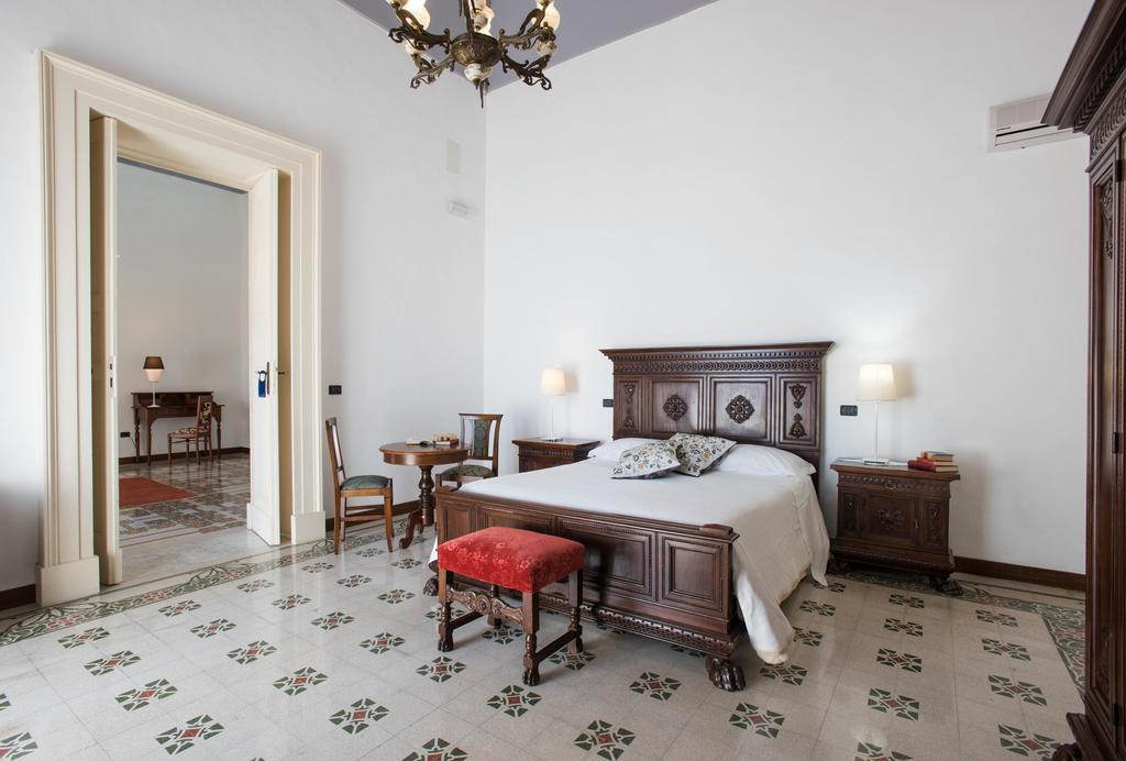 Palazzo Scarciglia - Dimora D'Epoca Acomodação com café da manhã Minervino di Lecce Exterior foto