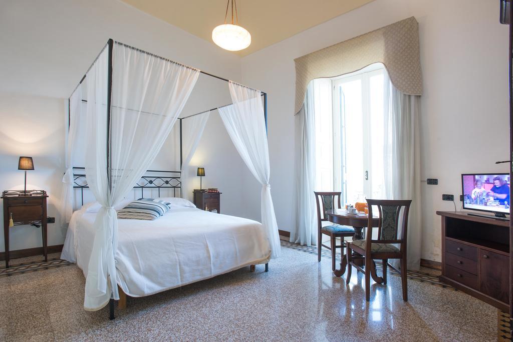 Palazzo Scarciglia - Dimora D'Epoca Acomodação com café da manhã Minervino di Lecce Quarto foto