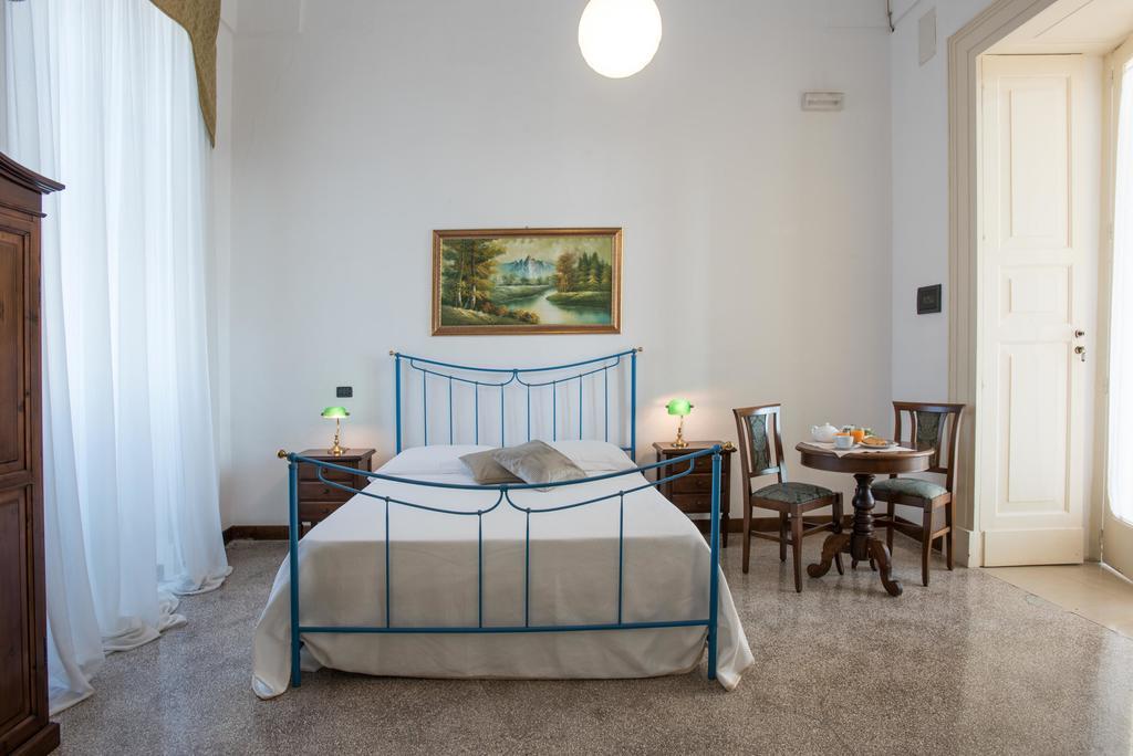 Palazzo Scarciglia - Dimora D'Epoca Acomodação com café da manhã Minervino di Lecce Quarto foto